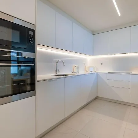 Luxury Seaview Bayline Lejlighed